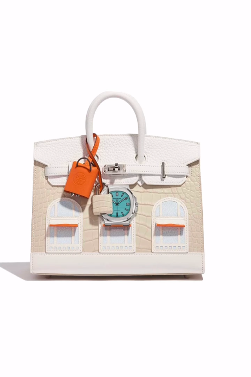 Œuvre d’art et d’artisanat « Sac en crocodile blanc décor architectural et création horlogère cadran turquoise »